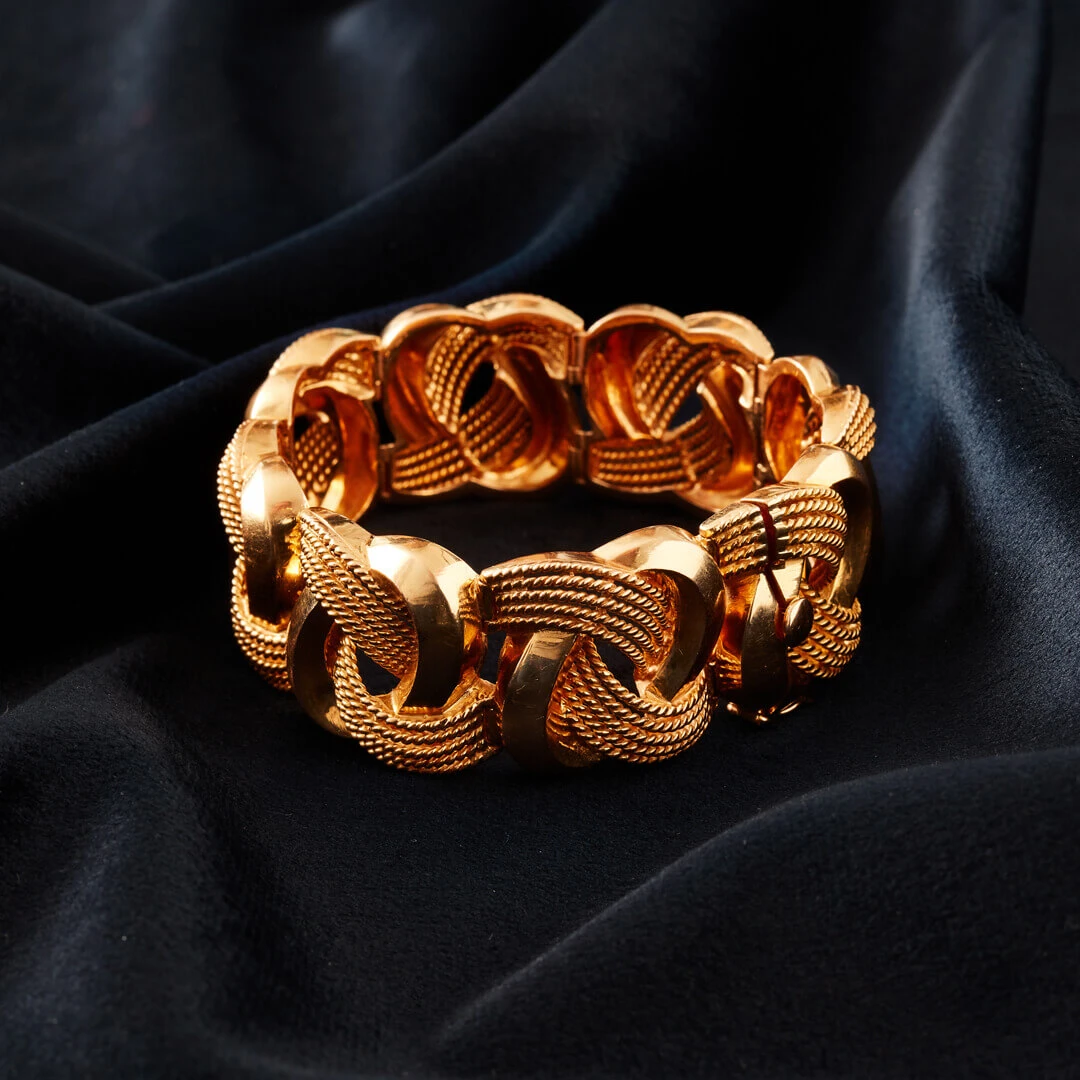 A French 18ct Gold Interwoven Design Bracelet in Original Case