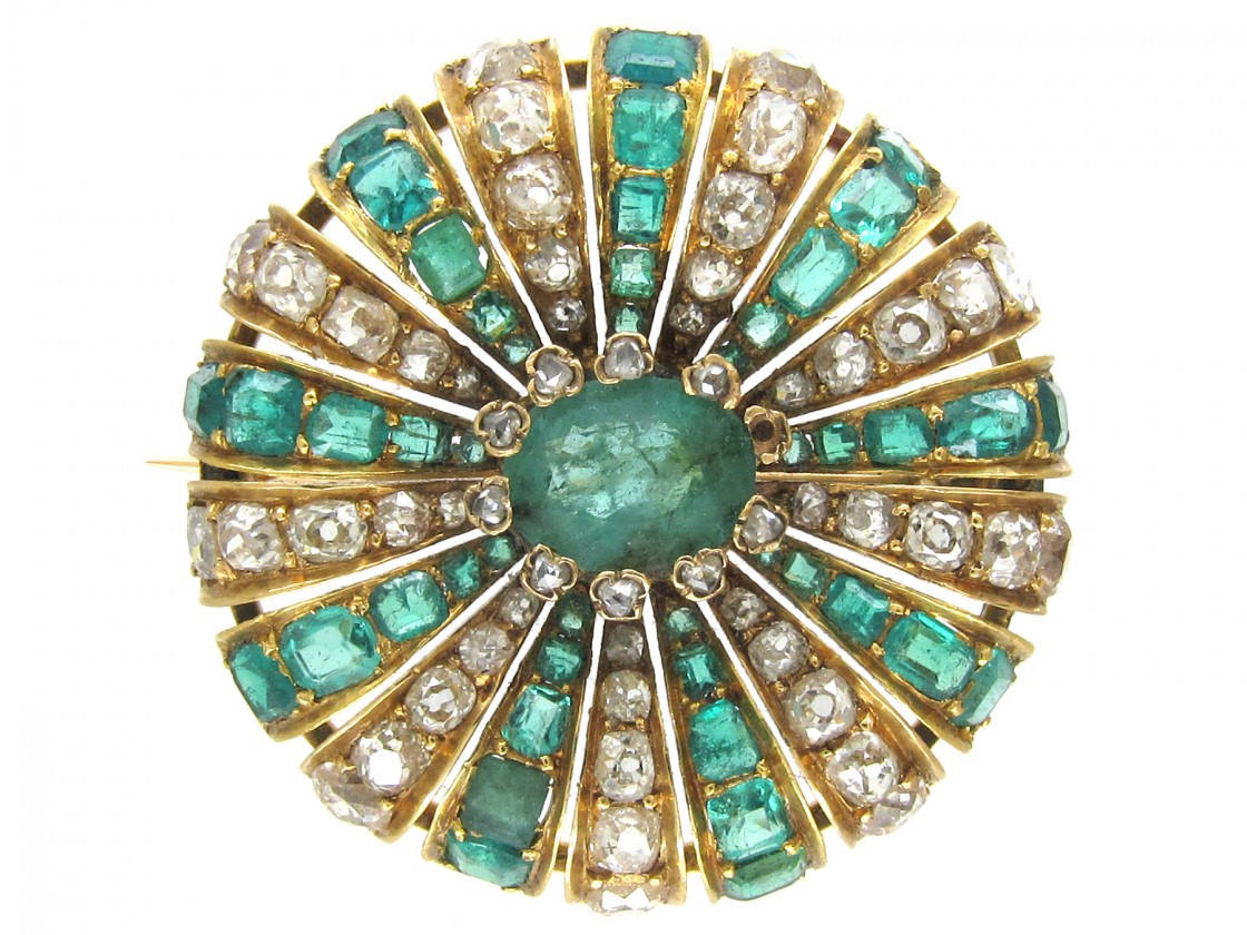 Emerald & Diamond Round Brooch - The Antique Jewellery Company